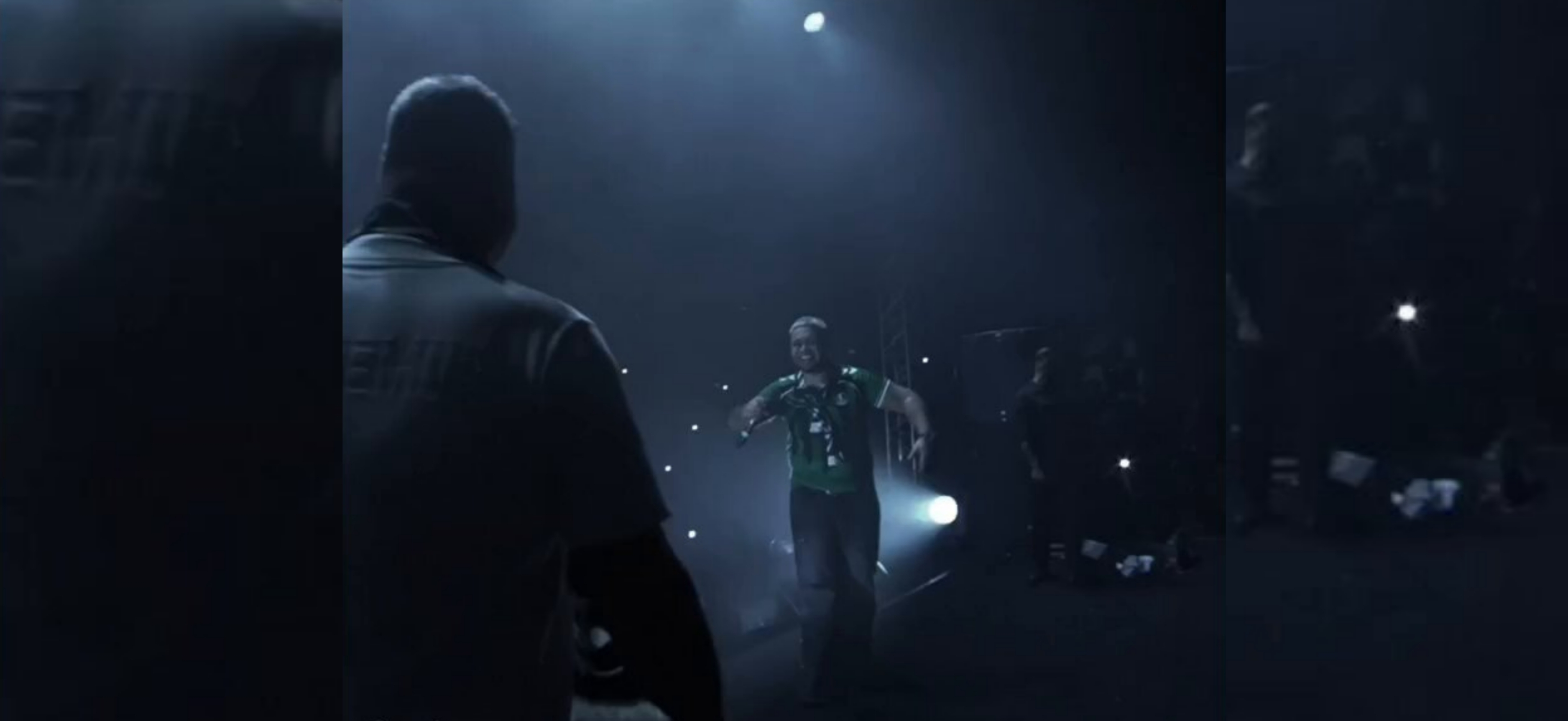 Lvbel C5 Babasıyla Sahnede Çifte Telli Oynadı.