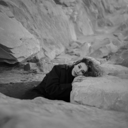 MELA BEDEL - BEN DEĞİLİM